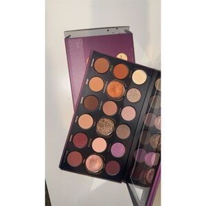 KVD Lolita Por Vida Eyeshadow Palette Rich Mattes & Shimmer Metallics